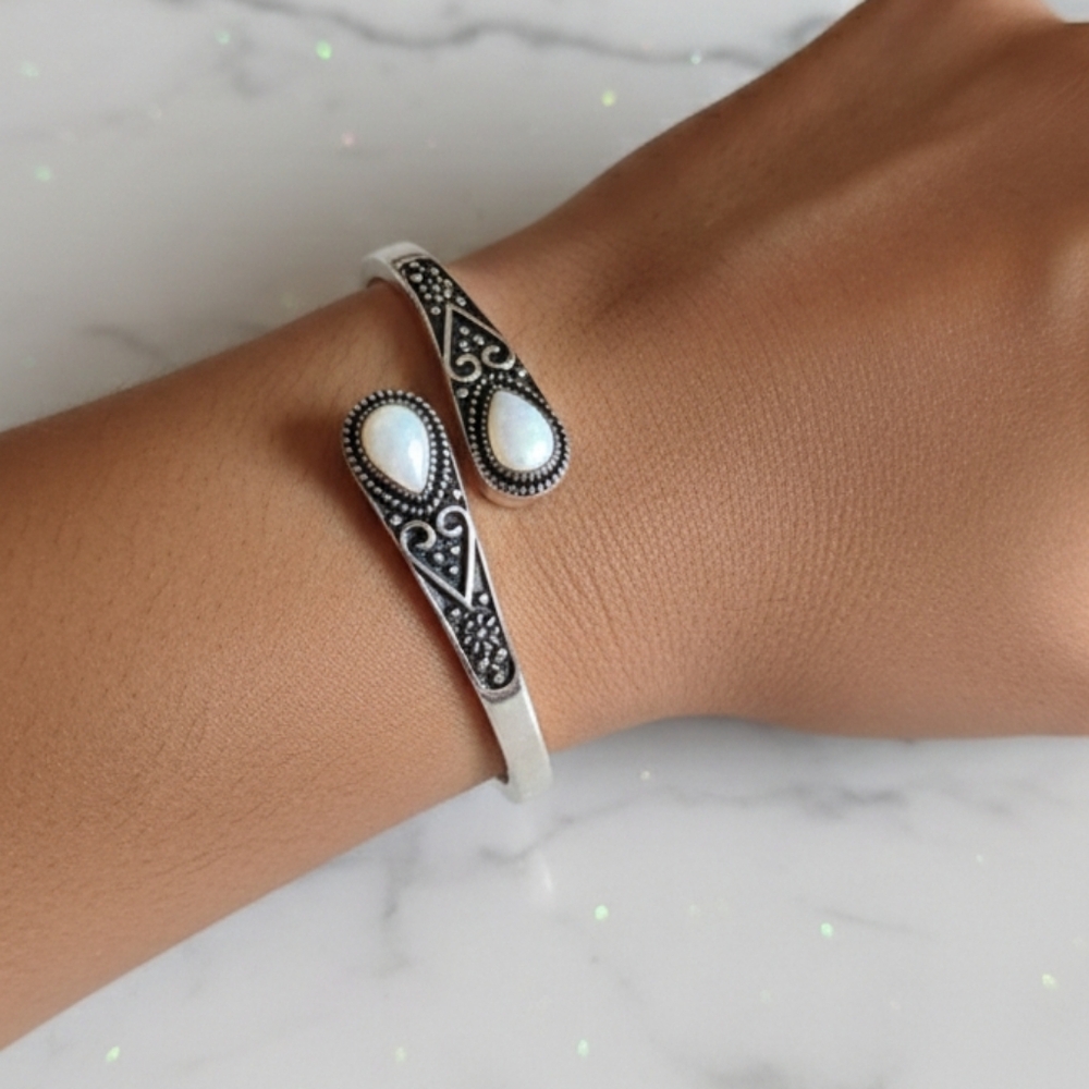 Vintage Metal Bangle